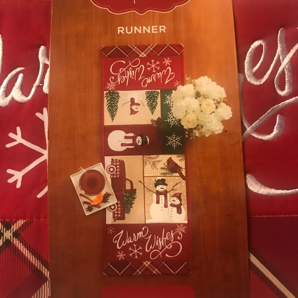 NWT Holiday Table Runner 🎄 - Picture 2 of 3